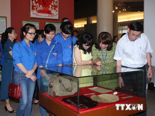 Preisverleihung des Schreib-Wettbewerbs “Bescheidene und ehrenvolle Vorbilder”